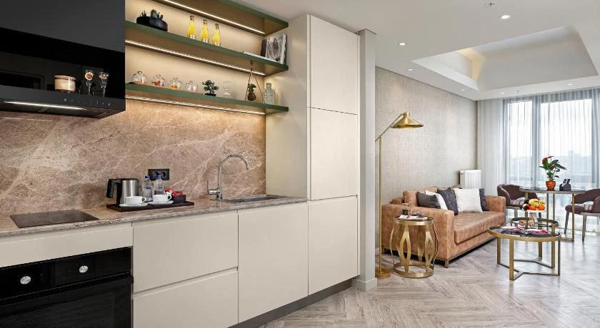 Современная резиденция с бассейнами и спа в деловом районе, рядом с центром Стамбула, Турция