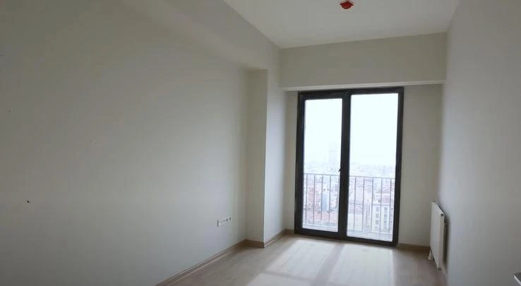 Резиденция с бассейном, парковкой и круглосуточной охраной рядом с автомагистралью, Стамбул, Турция