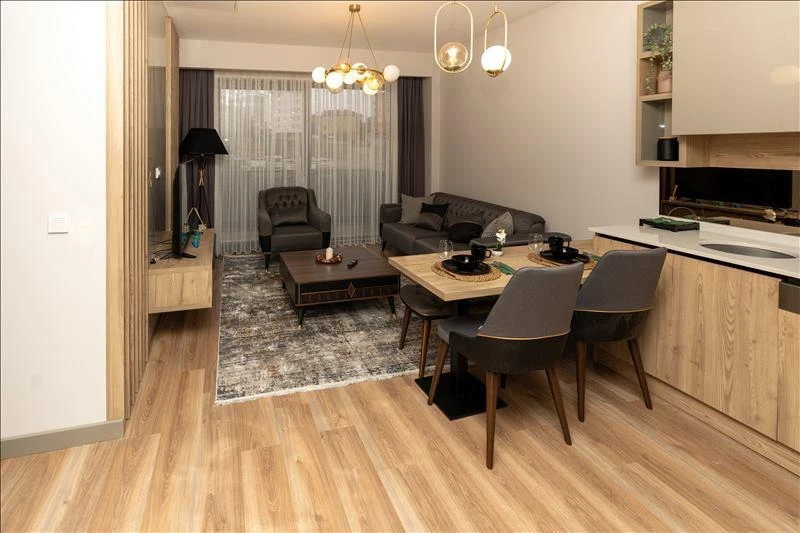 Новая резиденция с бассейном рядом с автомагистралью, Стамбул, Турция