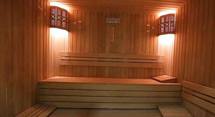 Резиденция с бассейном, парковкой и круглосуточной охраной рядом с автомагистралью, Стамбул, Турция