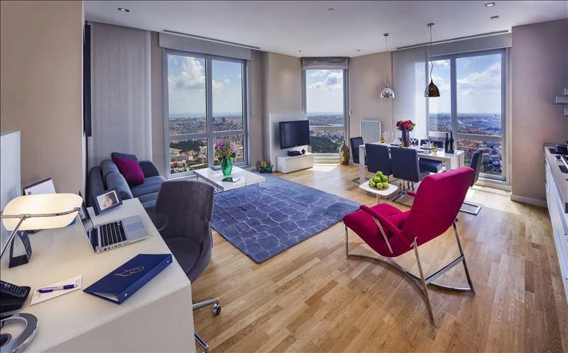 Высотная резиденция с бассейнами, зеленой зоной и рестораном рядом с центром Стамбула, Турция