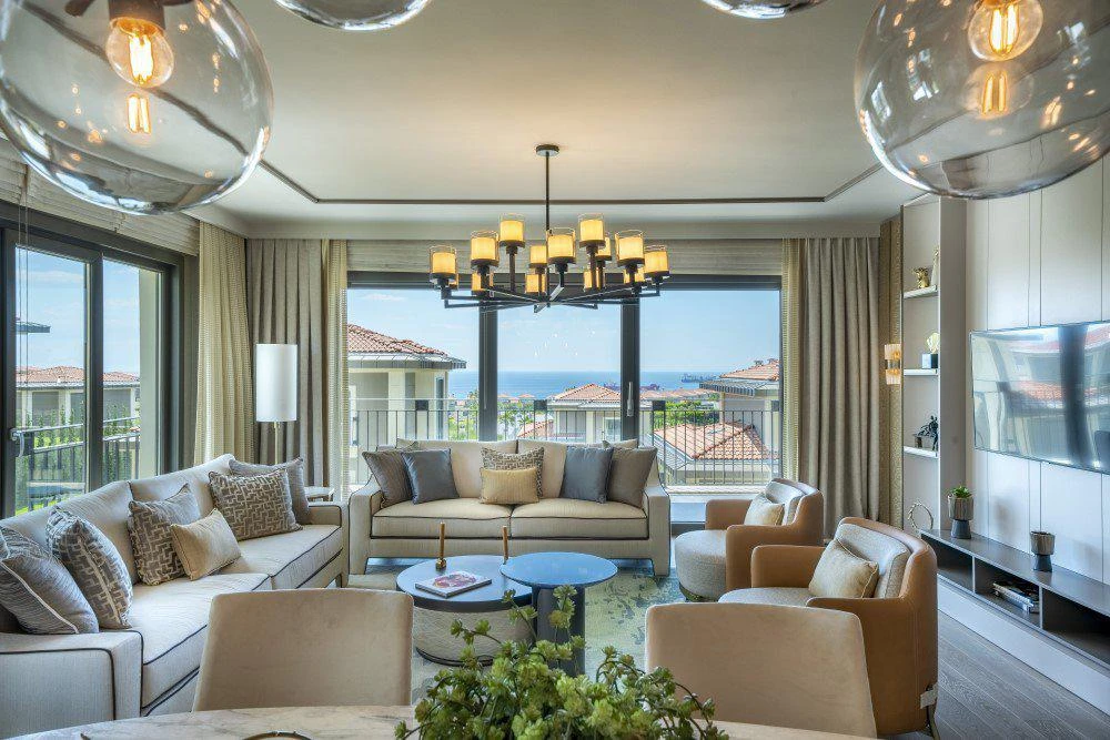 Квартиры и виллы с просторными балконами, в новом жилом комплексе рядом с бассейнами и ресторанами, Стамбул, Турция