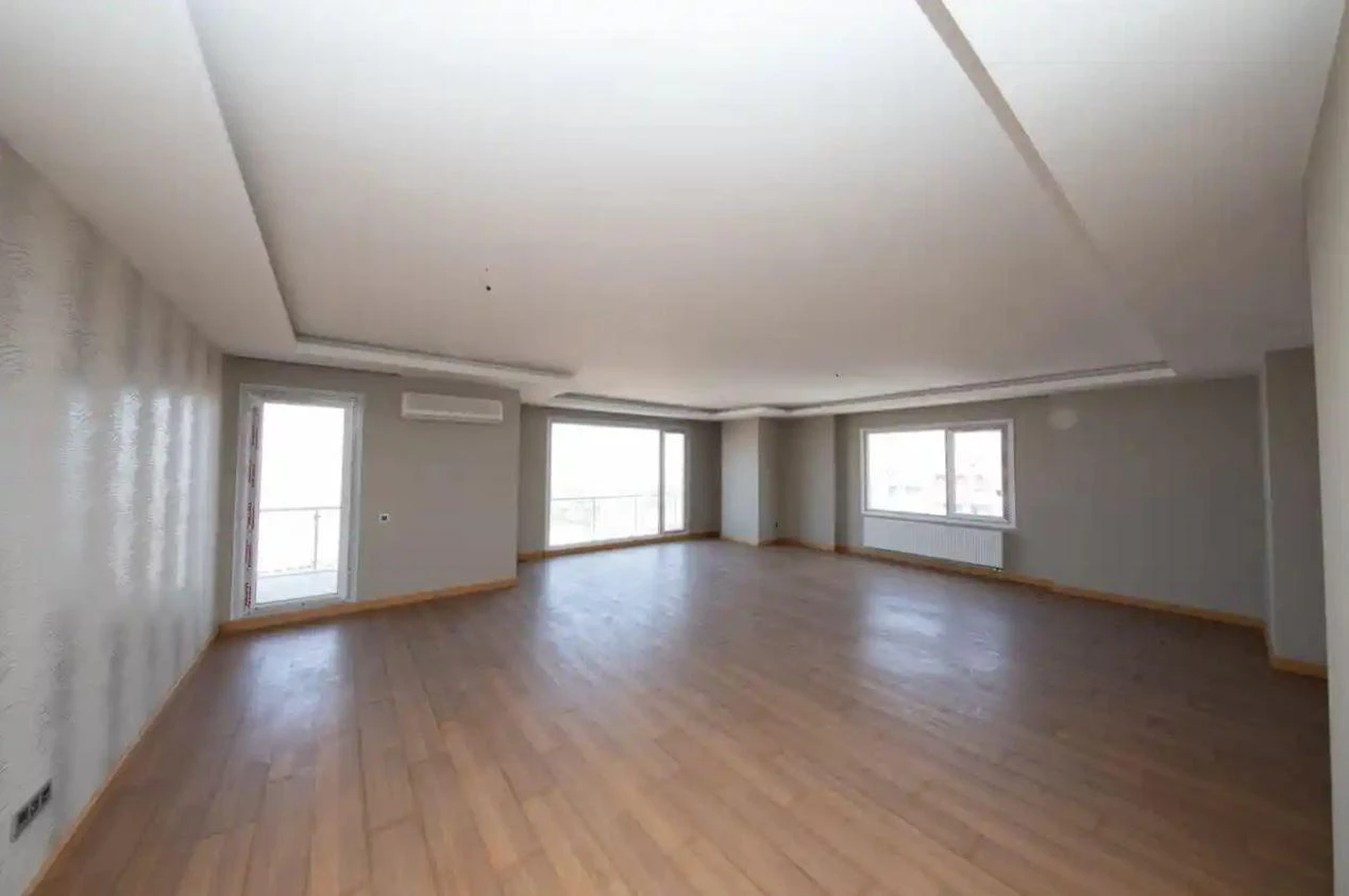 Апартаменты с террасами в резиденции с бассейнами, в престижном районе, Стамбул, Турция