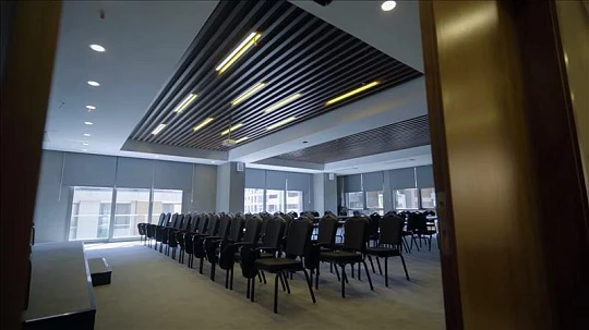 Резиденция с видом на море рядом с автомагистралью и станцией метробуса, Стамбул, Турция