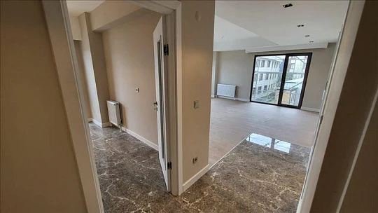 Элитная резиденция с бассейном рядом со станцией метро, Стамбул, Турция