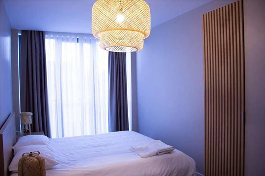 Резиденция с бассейном и конференц-залом рядом со станцией метро и центром города, Стамбул, Турция