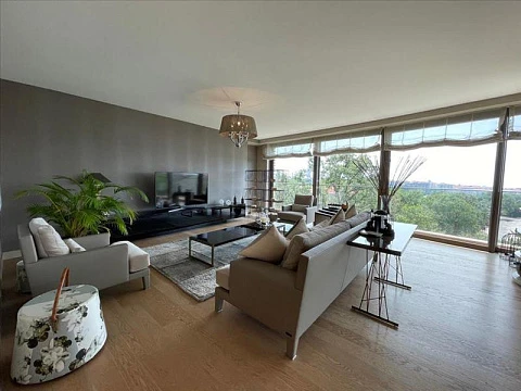 Резиденция с бассейнами и ресторанами недалеко от побережья, в престижном районе, Стамбул, Турция