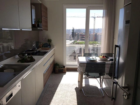 Жилой комплекс недалеко от магазинов и торговых центров, в престижном районе европейской части Стамбула, Турция