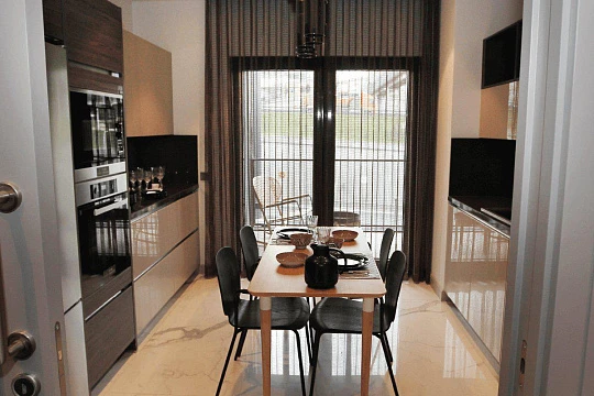 Резиденция с бассейном и тренажерным залом в престижном районе Стамбула, Турция