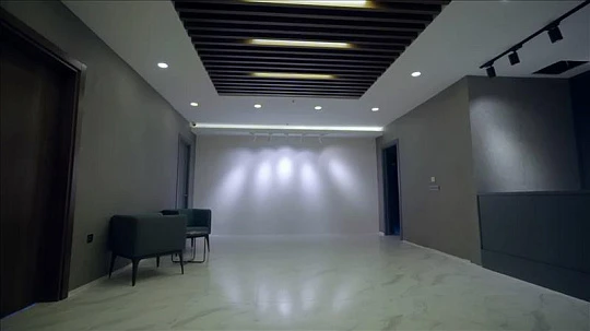 Резиденция с видом на море рядом с автомагистралью и станцией метробуса, Стамбул, Турция