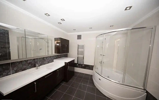 Апартаменты с террасами в резиденции с бассейнами, в престижном районе, Стамбул, Турция