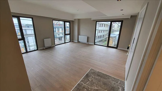 Элитная резиденция с бассейном рядом со станцией метро, Стамбул, Турция